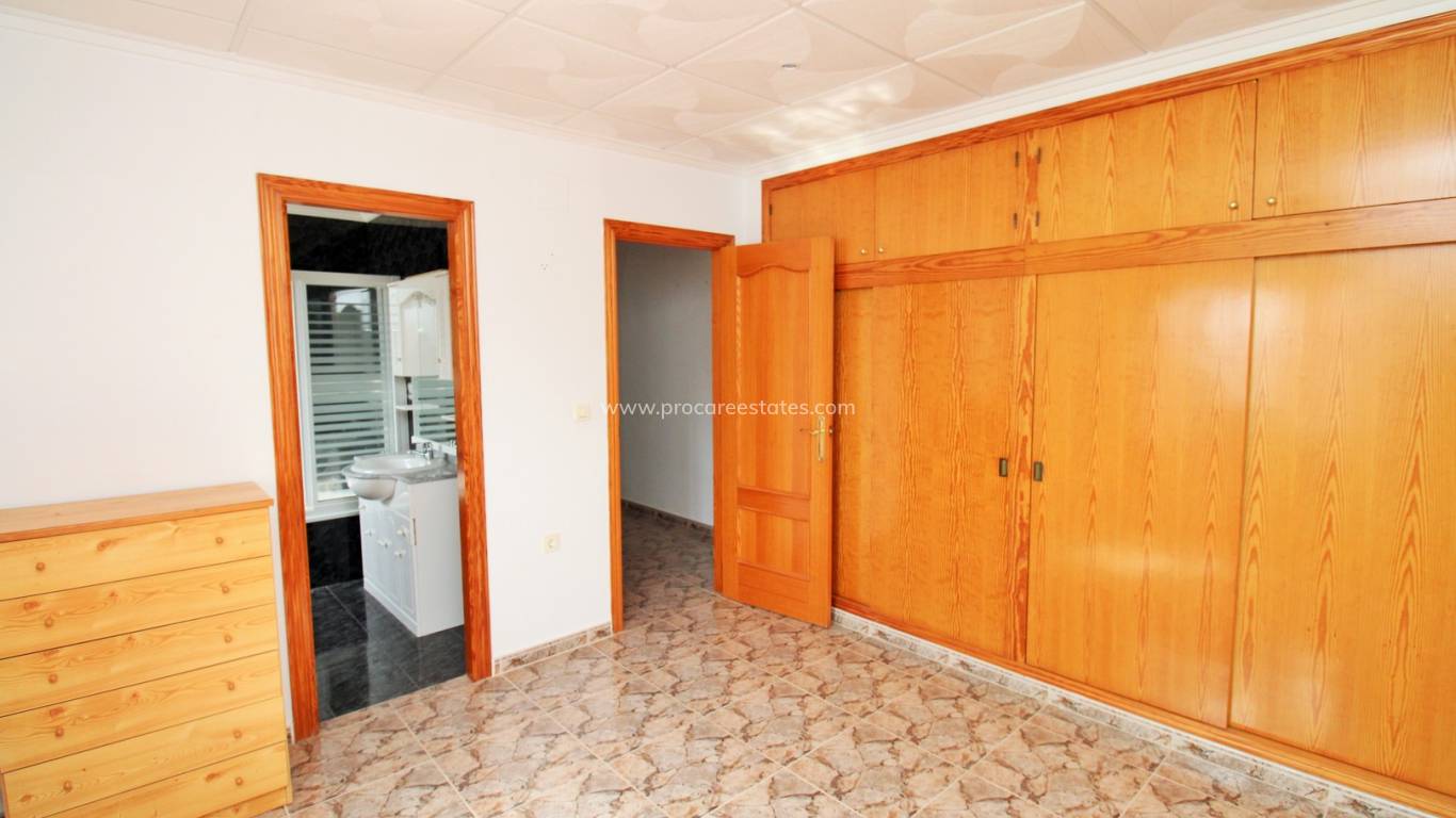 Resale - Commercial property - Orihuela Costa - Villamartin