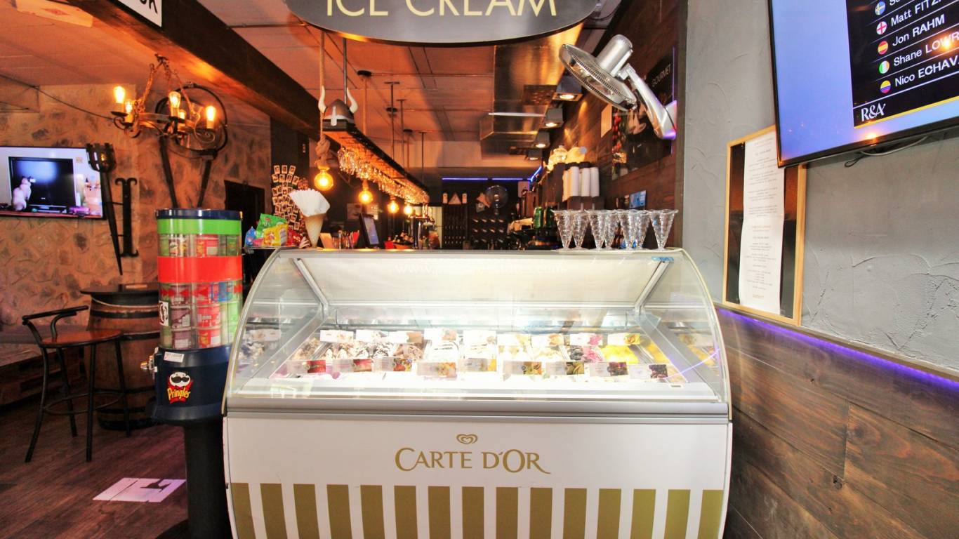 Resale - Commercial property - Orihuela Costa - Villamartin