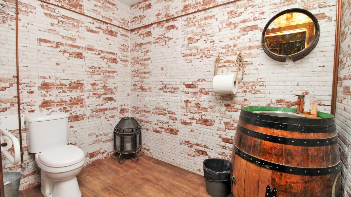 Resale - Commercial property - Orihuela Costa - Villamartin