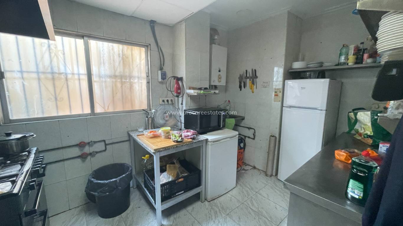 Resale - Commercial property - Torrevieja - Comunidad Valenciana