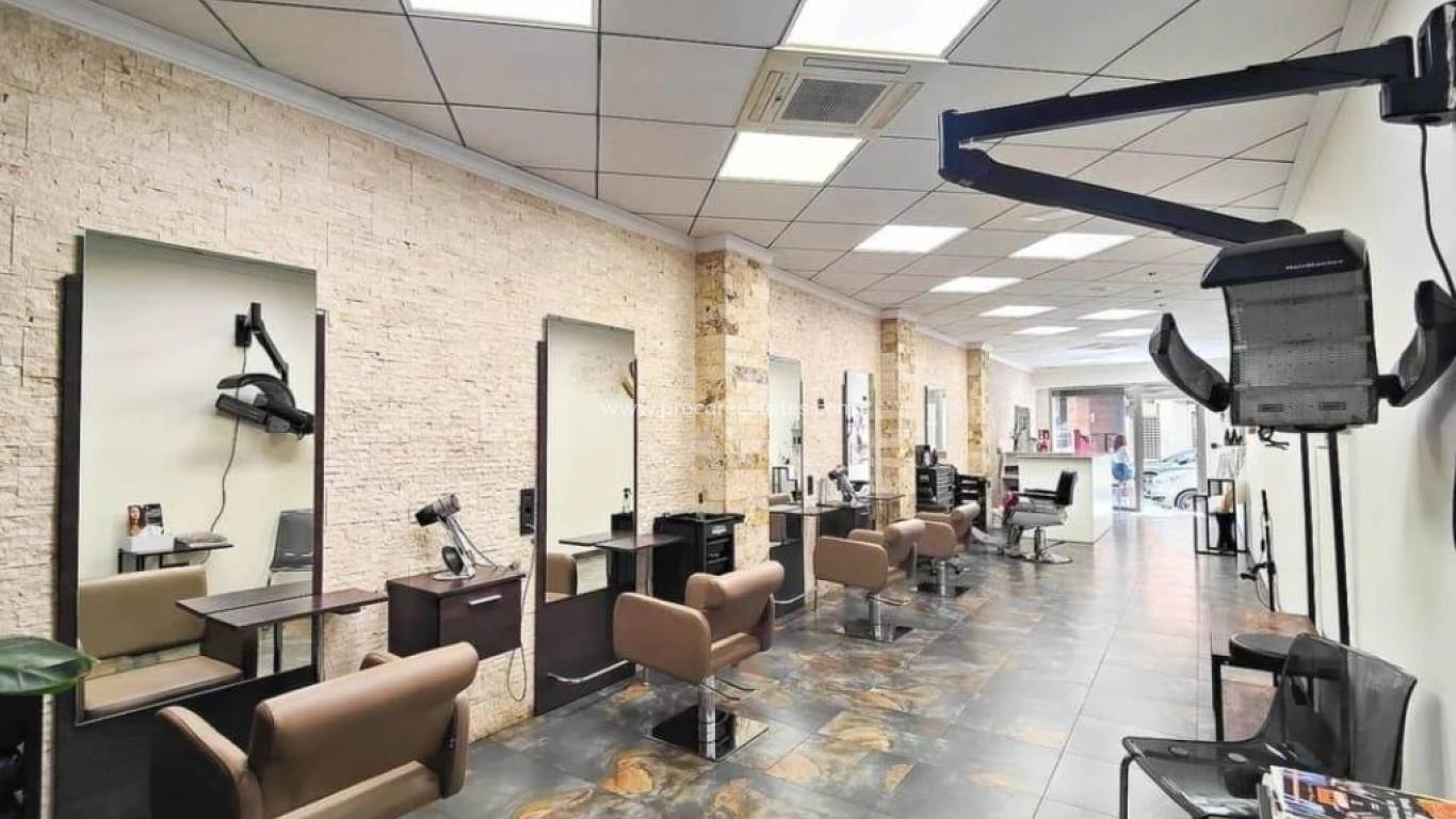 Resale - Commercial property - Torrevieja - La Siesta - San Luis