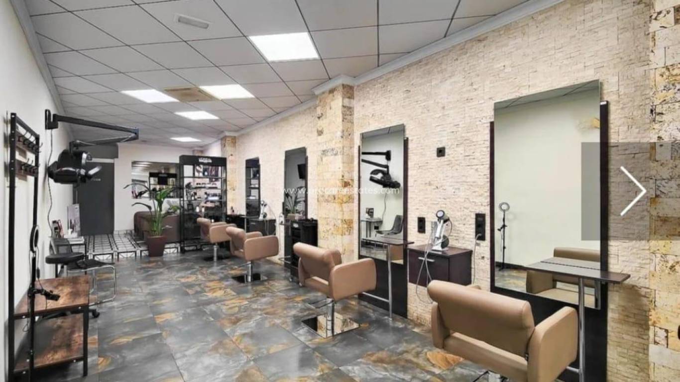 Resale - Commercial property - Torrevieja - La Siesta - San Luis