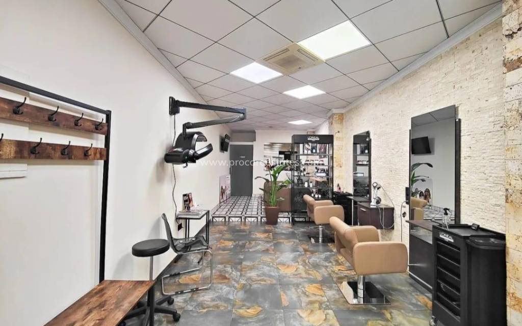 Resale - Commercial property - Torrevieja - La Siesta - San Luis