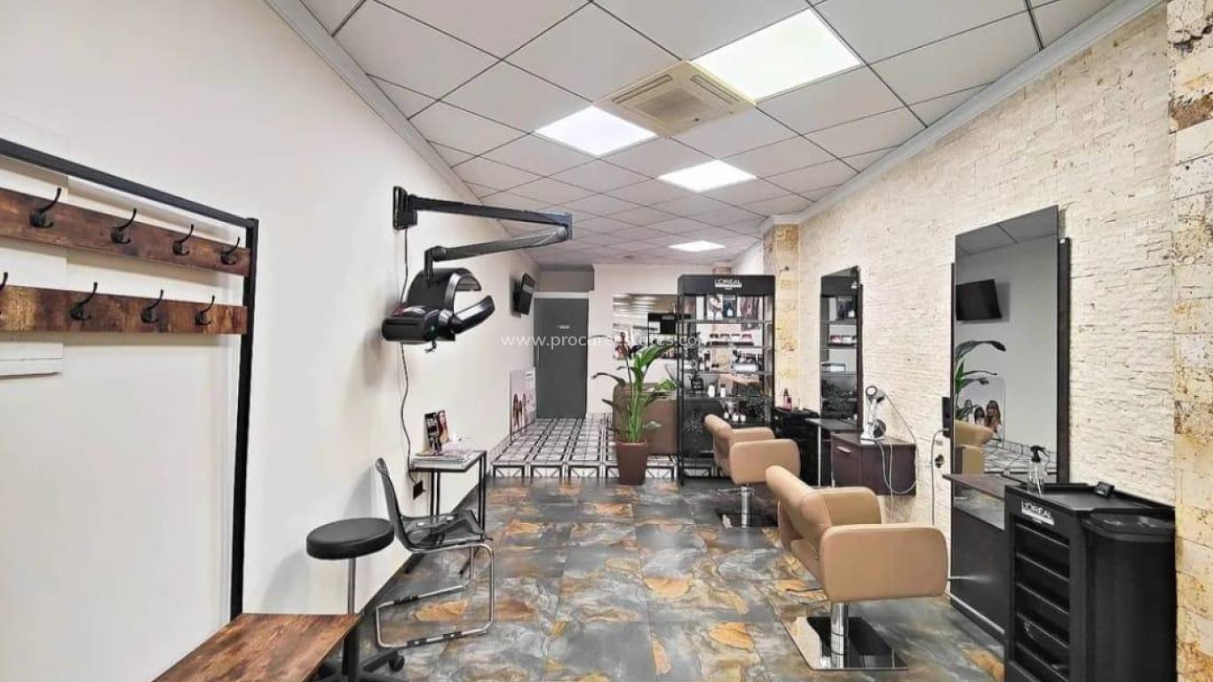 Resale - Commercial property - Torrevieja - La Siesta - San Luis