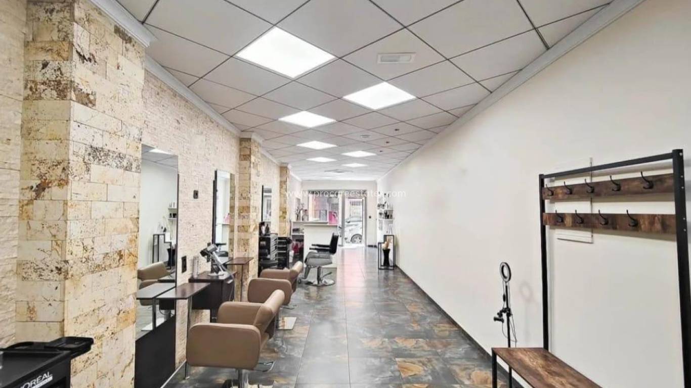 Resale - Commercial property - Torrevieja - La Siesta - San Luis