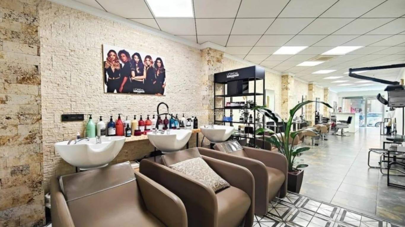 Resale - Commercial property - Torrevieja - La Siesta - San Luis