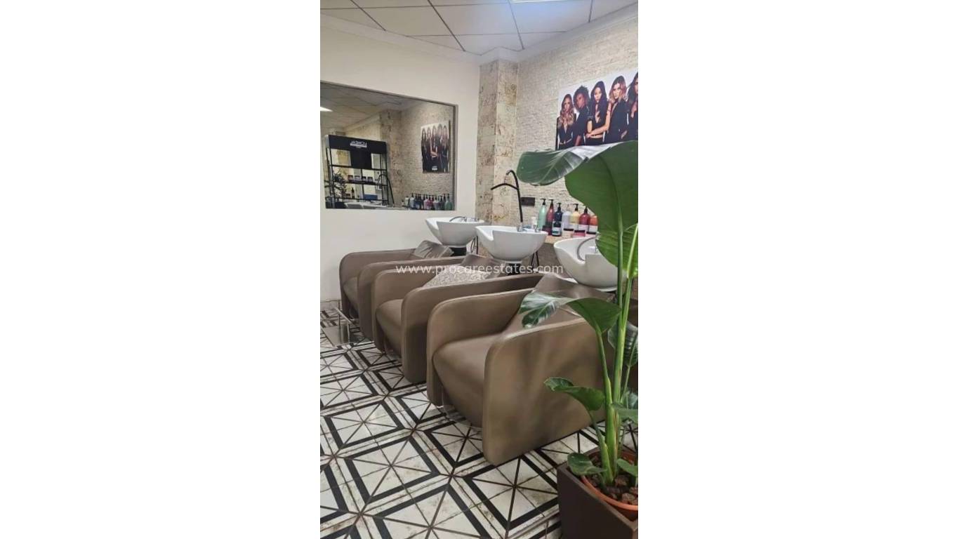 Resale - Commercial property - Torrevieja - La Siesta - San Luis