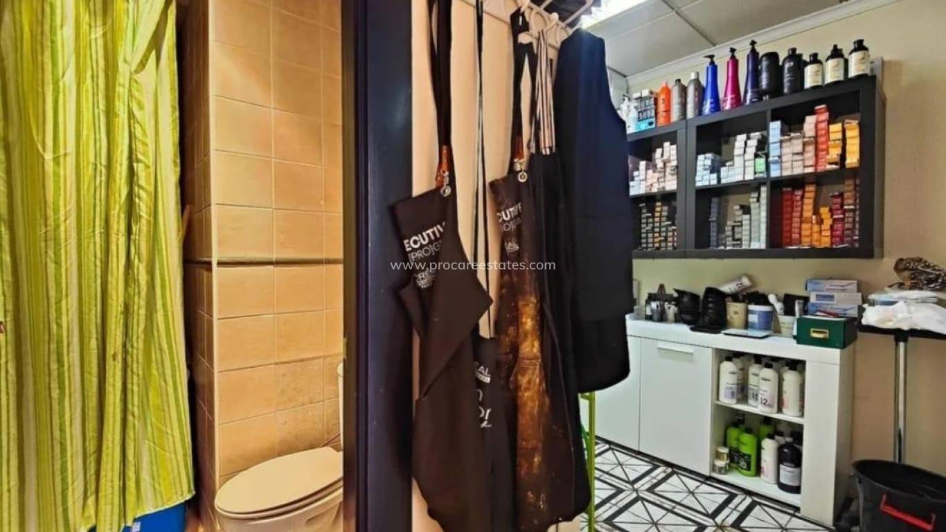 Resale - Commercial property - Torrevieja - La Siesta - San Luis