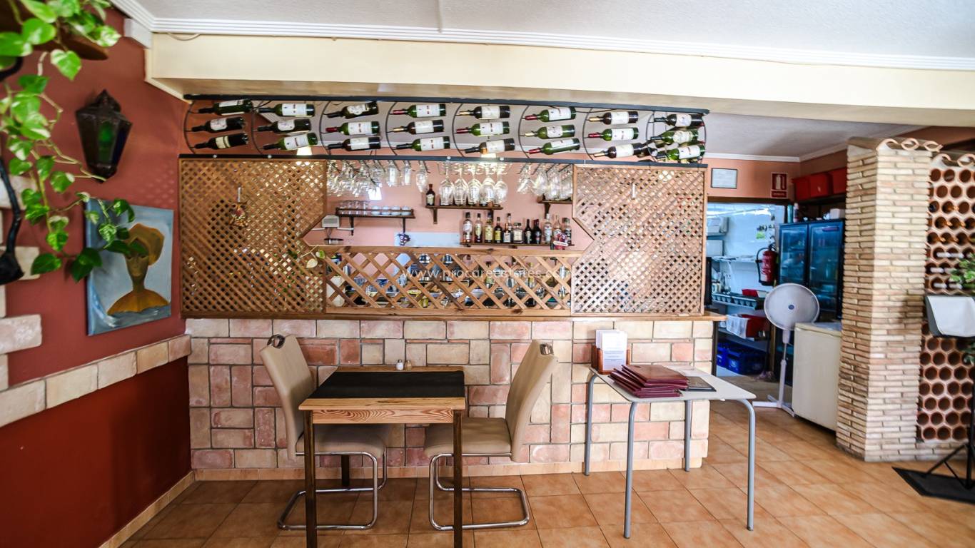 Resale - Commercial property - Torrevieja - La Veleta
