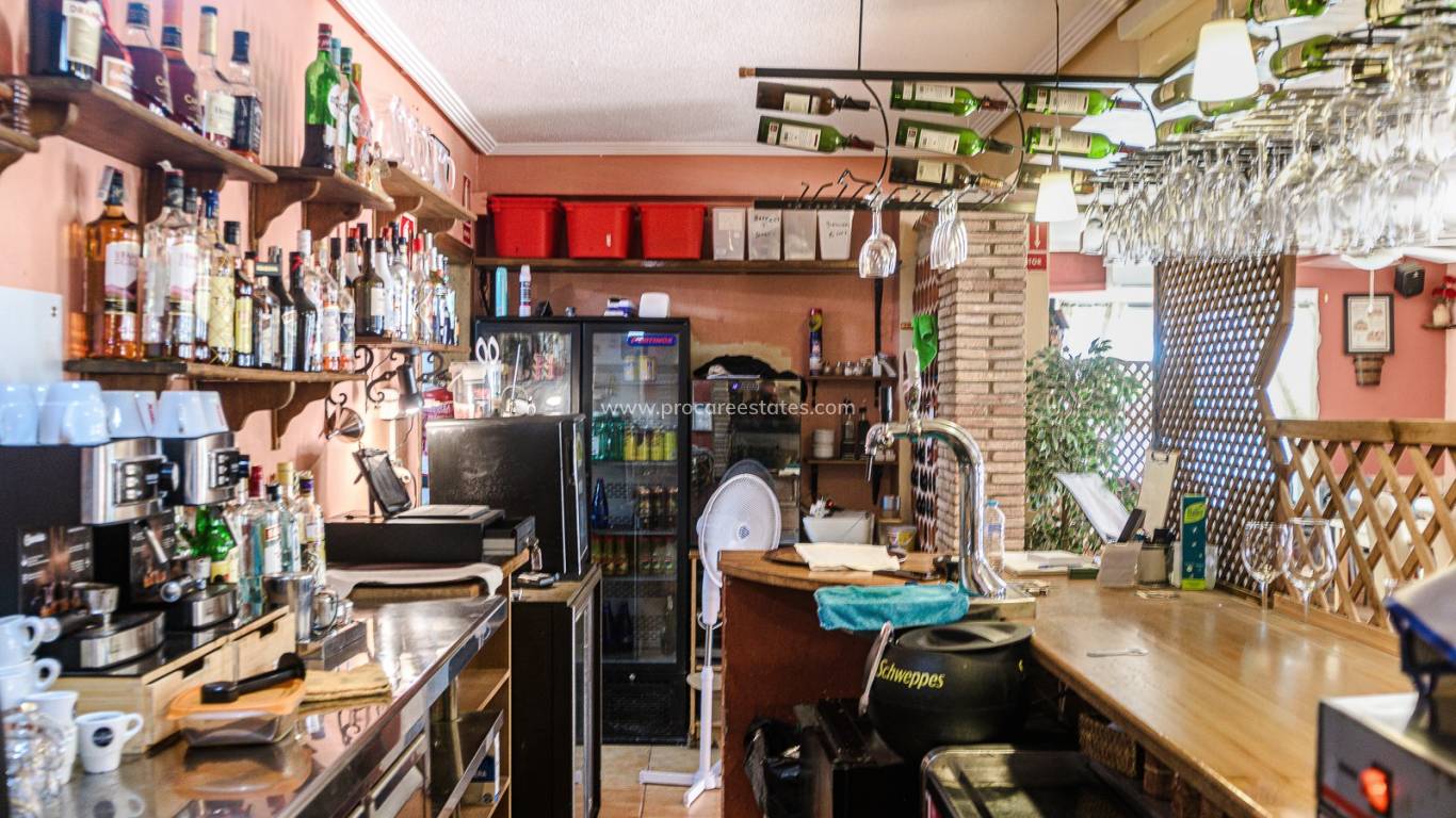 Resale - Commercial property - Torrevieja - La Veleta