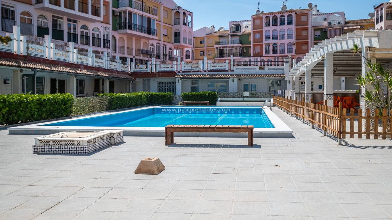 Resale - Commercial property - Torrevieja - La Veleta