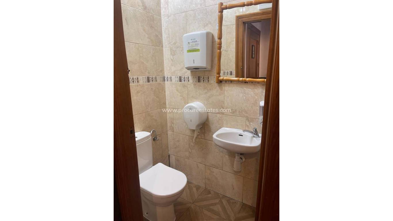 Resale - Commercial property - Torrevieja - Los Altos