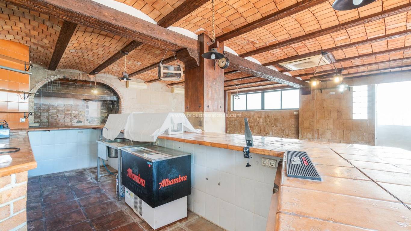 Resale - Commercial property - Torrevieja - Los Altos