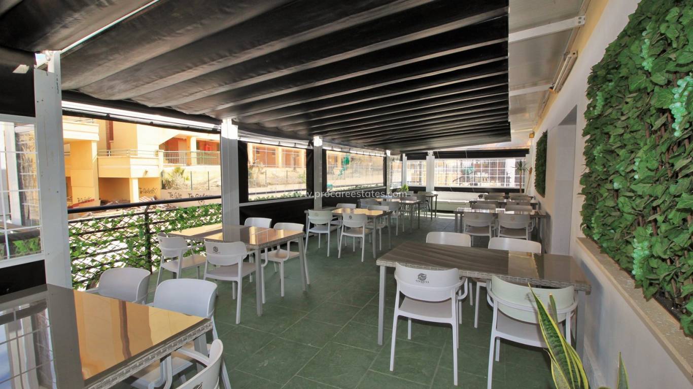 Resale - Commercial property - Torrevieja - Los Balcones
