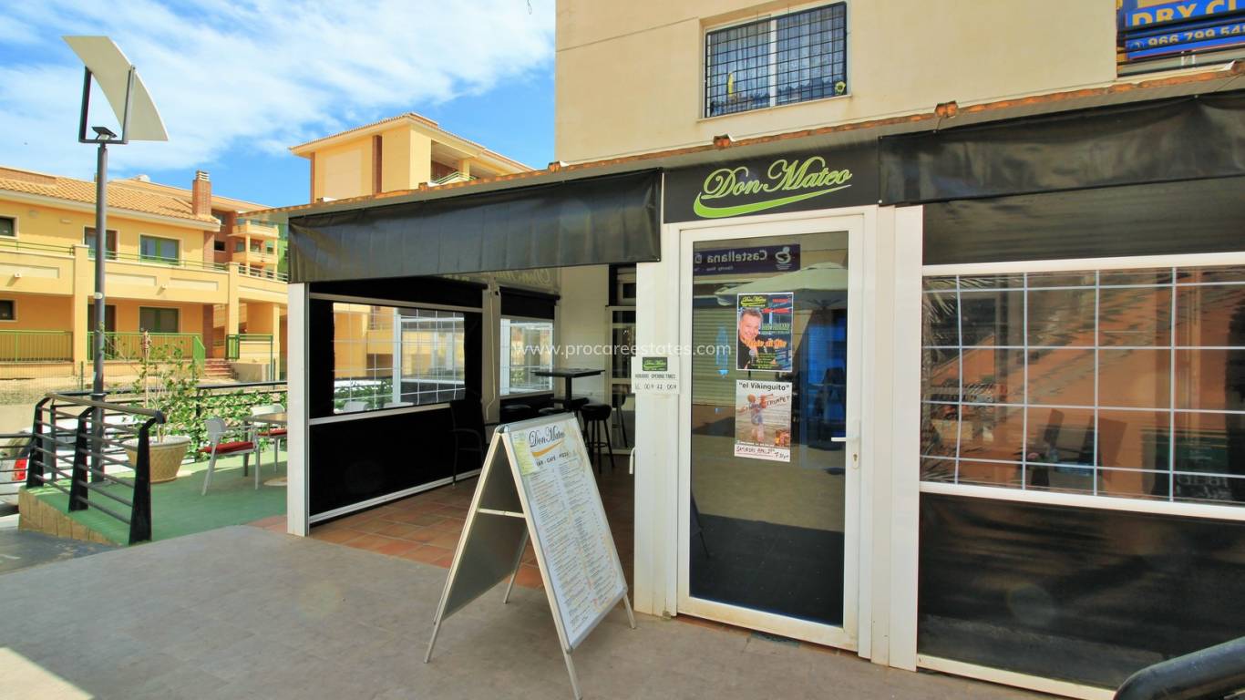 Resale - Commercial property - Torrevieja - Los Balcones