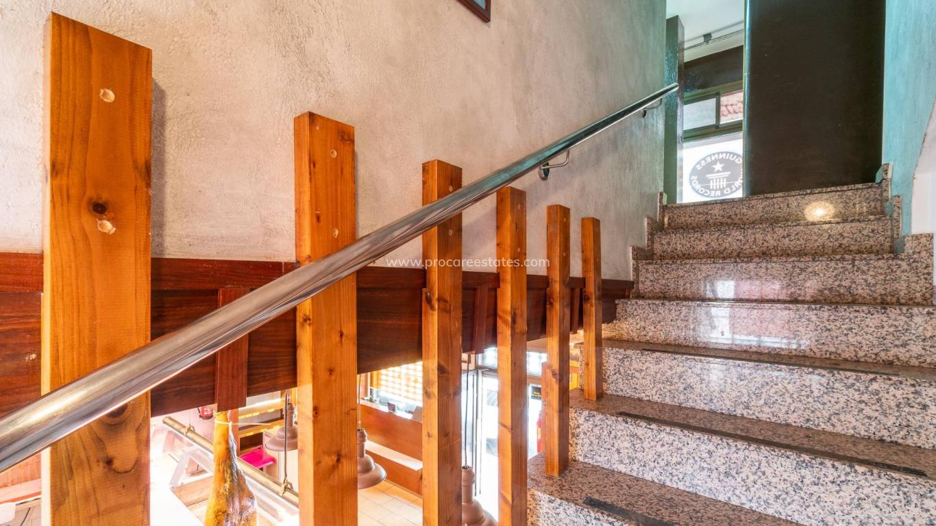 Resale - Commercial property - Torrevieja - Paseo maritimo