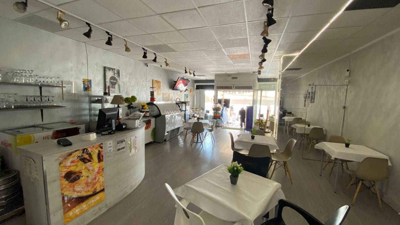 Resale - Commercial property - Torrevieja - Playa Del Cura