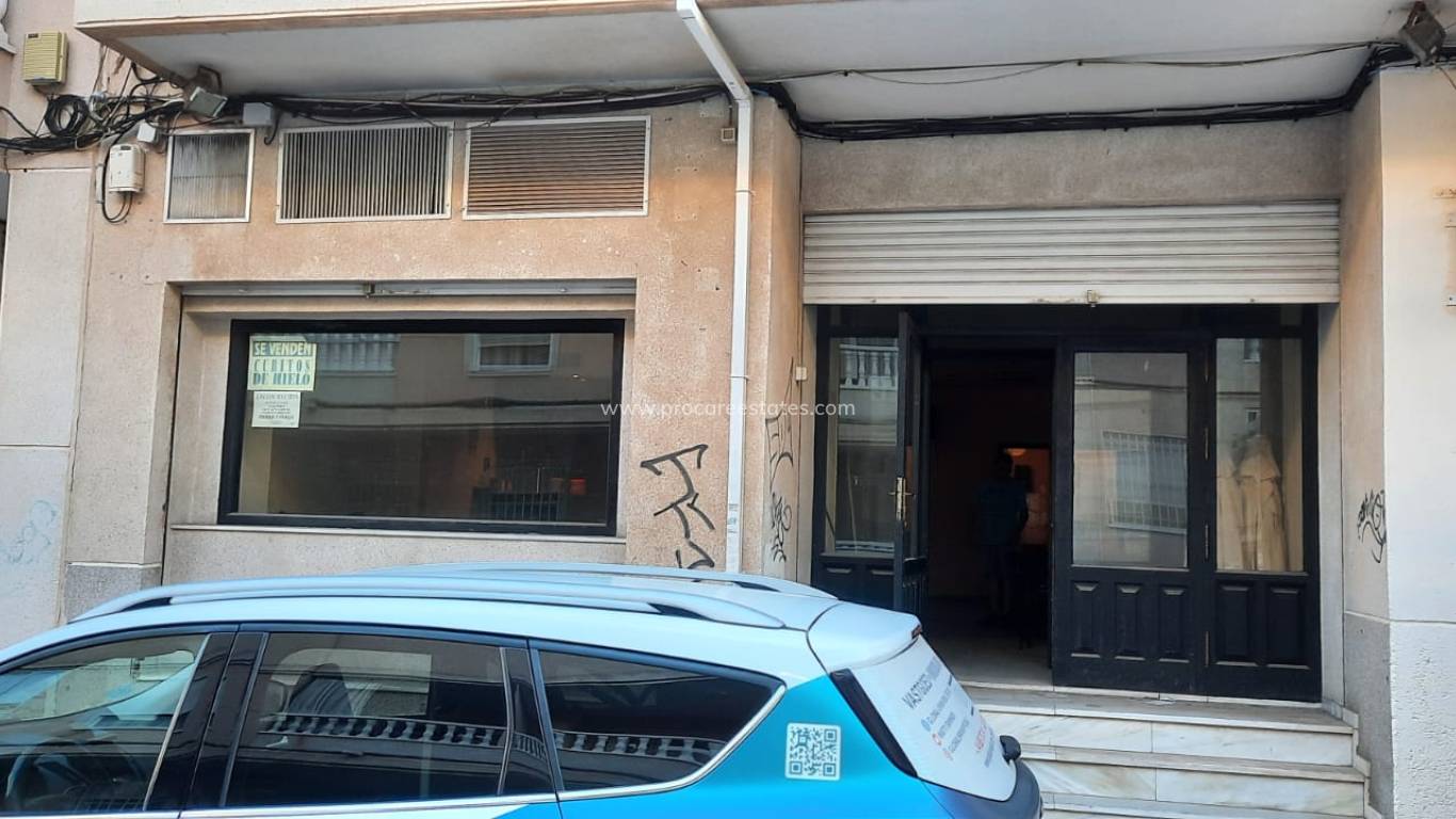 Resale - Commercial property - Torrevieja - Playa Del Cura