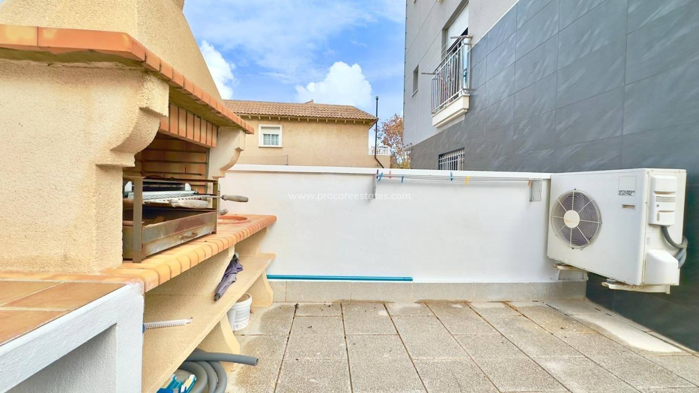 Resale - Commercial property - Torrevieja - Playa Del Cura