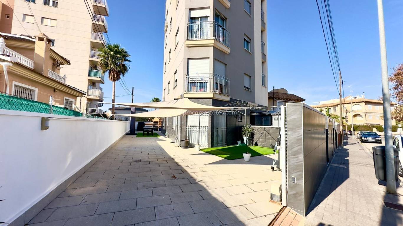 Resale - Commercial property - Torrevieja - Playa Del Cura