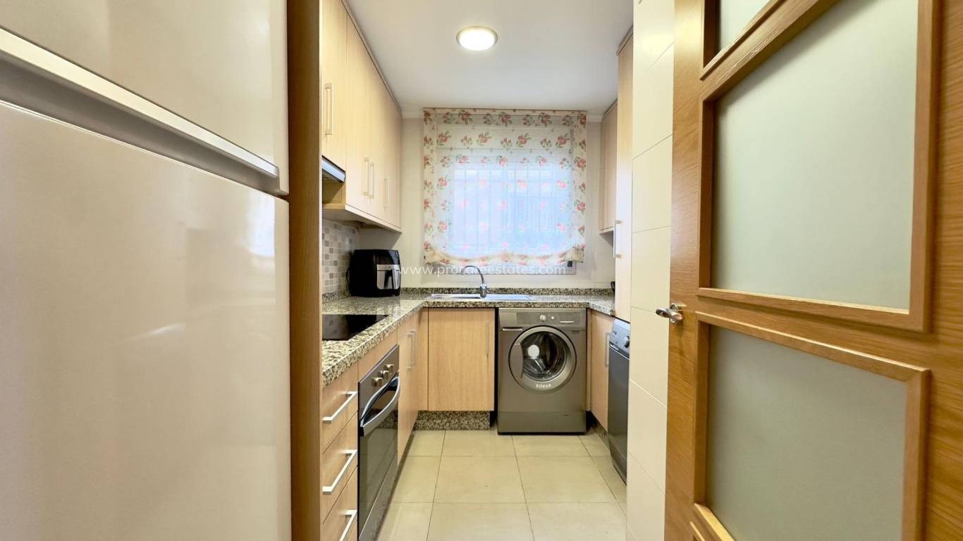 Resale - Commercial property - Torrevieja - Playa Del Cura