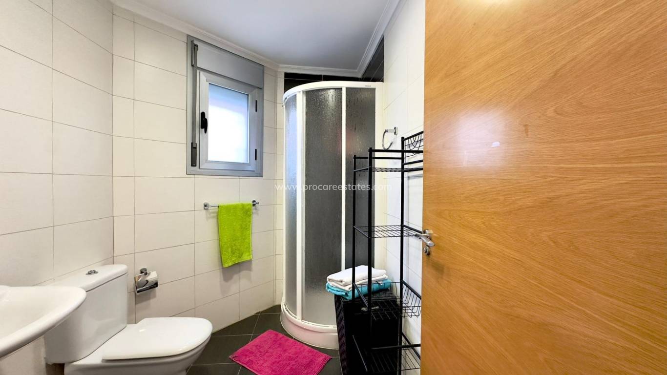 Resale - Commercial property - Torrevieja - Playa Del Cura