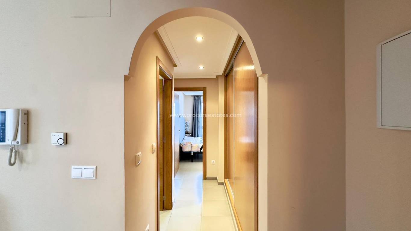 Resale - Commercial property - Torrevieja - Playa Del Cura