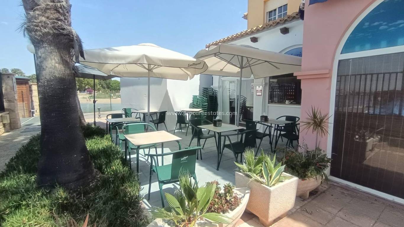Resale - Commercial property - Torrevieja - Puerto