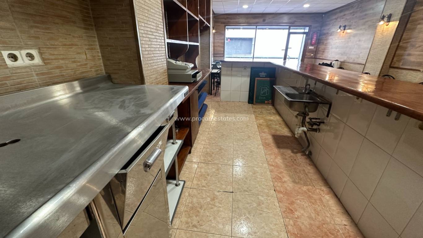 Resale - Commercial property - Torrevieja