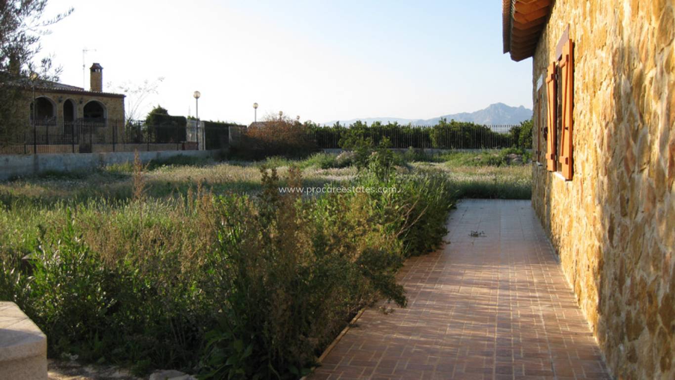 Resale - Country Property - Benferri