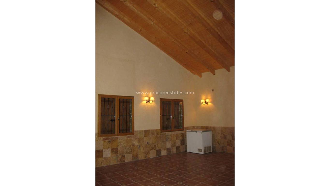 Resale - Country Property - Benferri