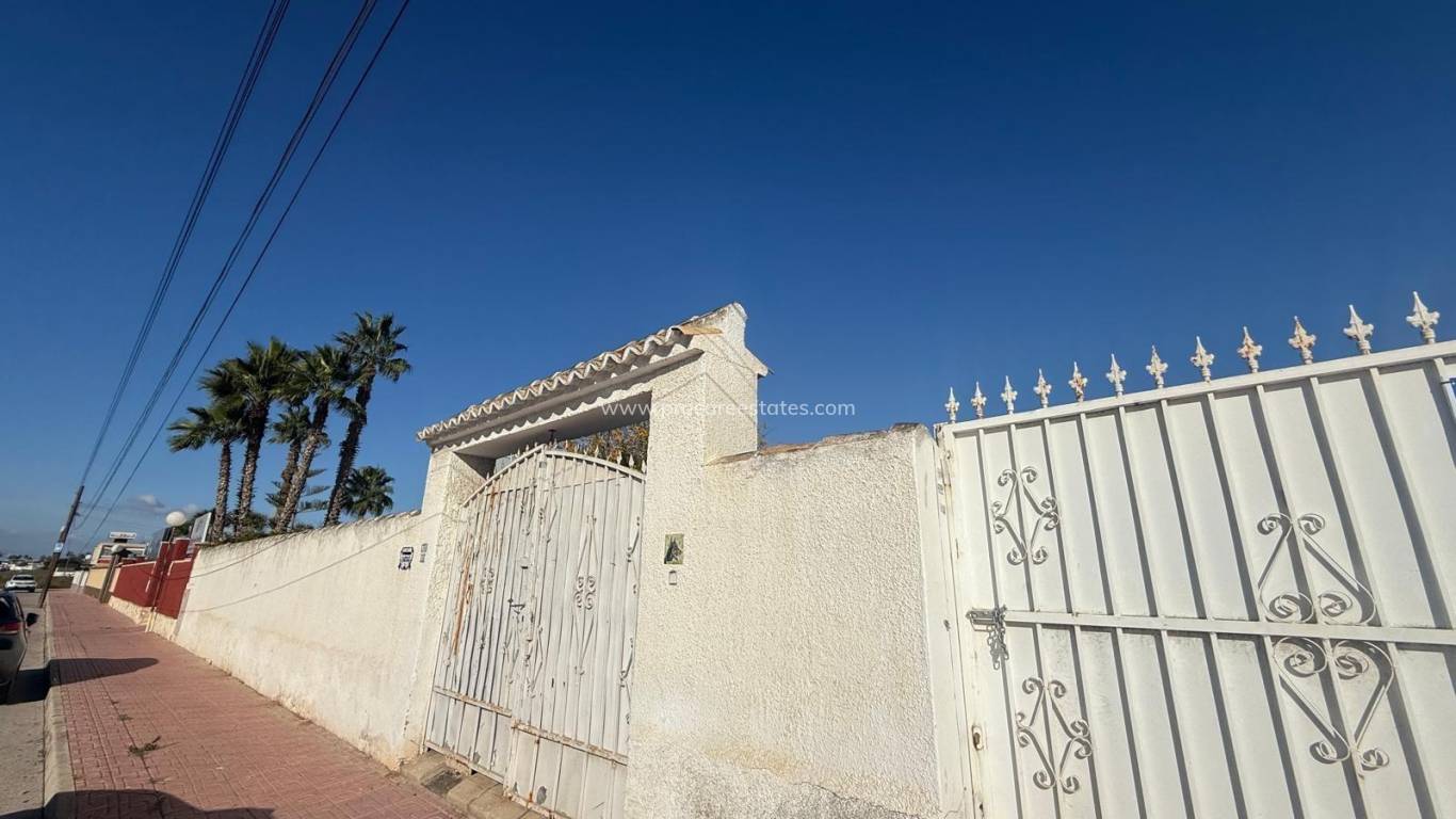 Resale - Land - Torrevieja - La Siesta - El Salado - Torreta