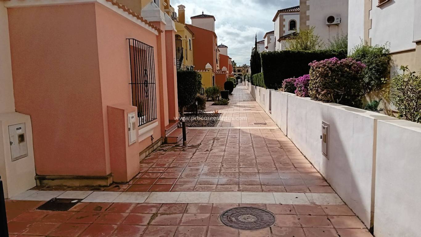 Resale - Town house - Algorfa - La Finca golf