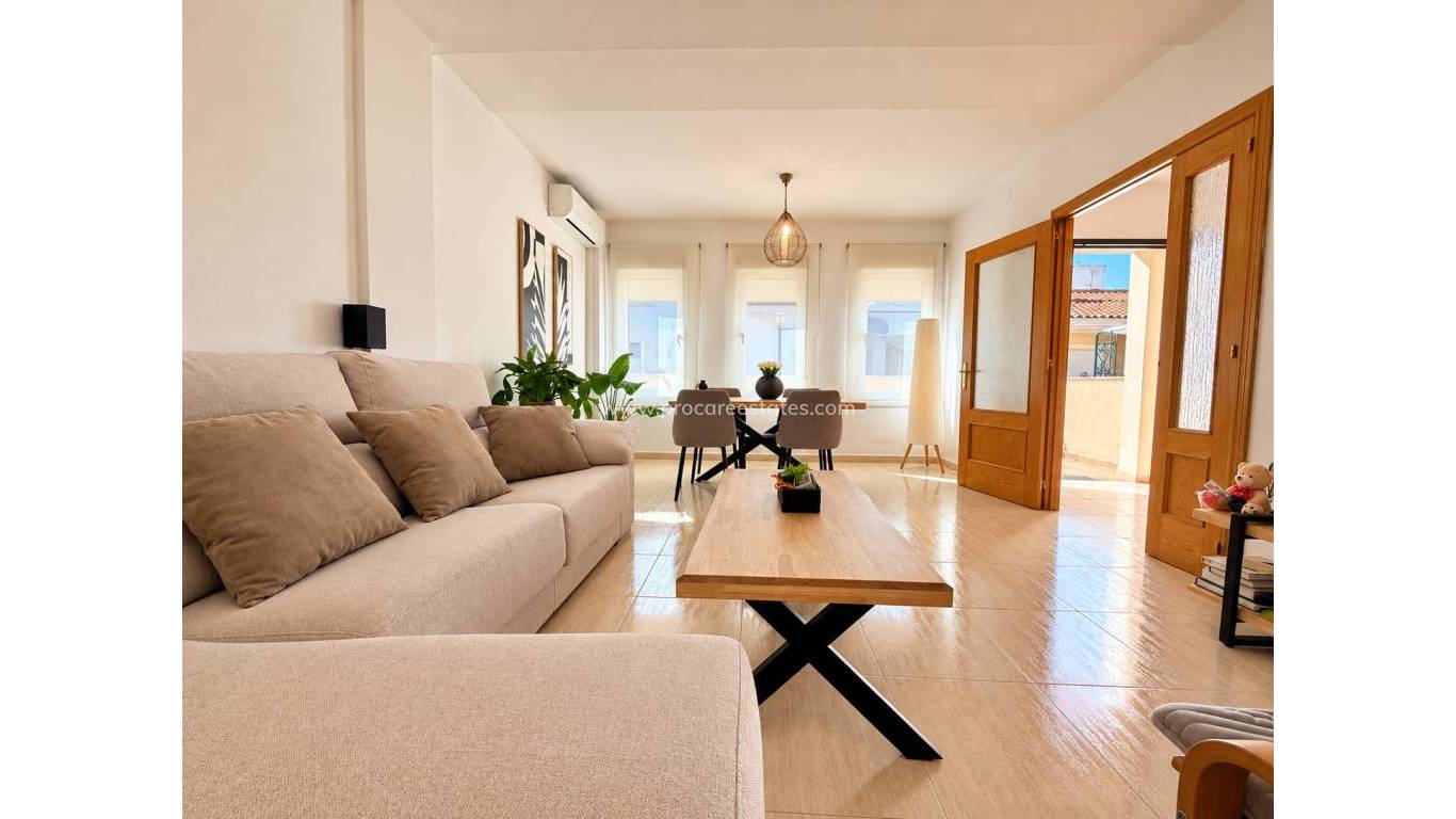 Resale - Town house - Daya Nueva