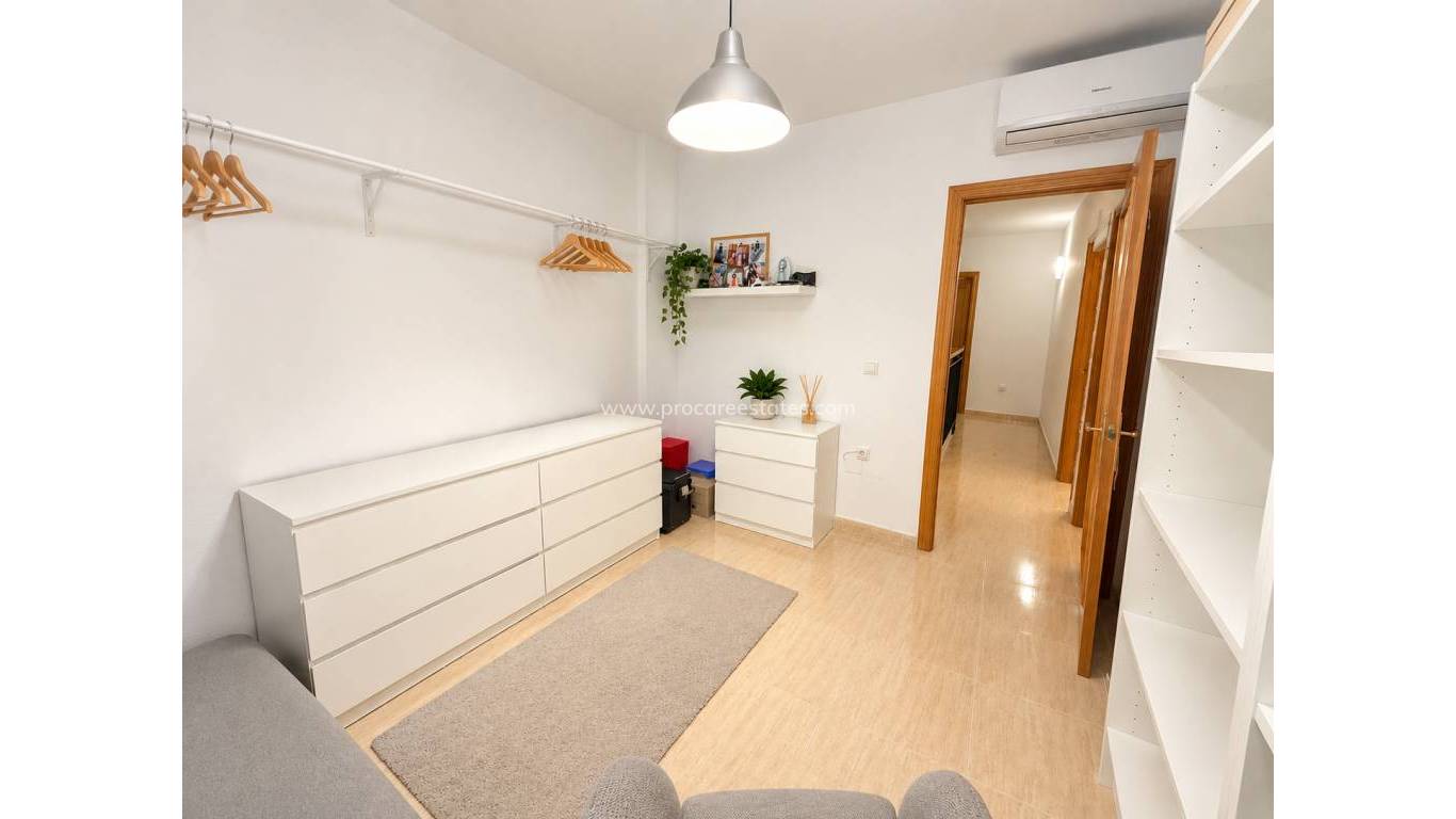 Resale - Town house - Daya Nueva