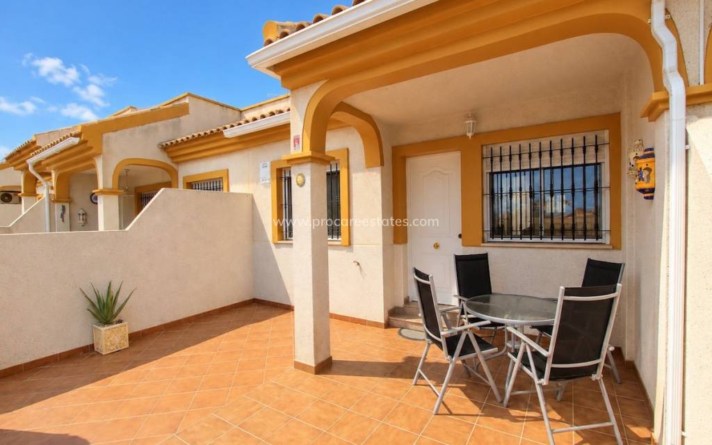 Resale - Town house - Daya Nueva