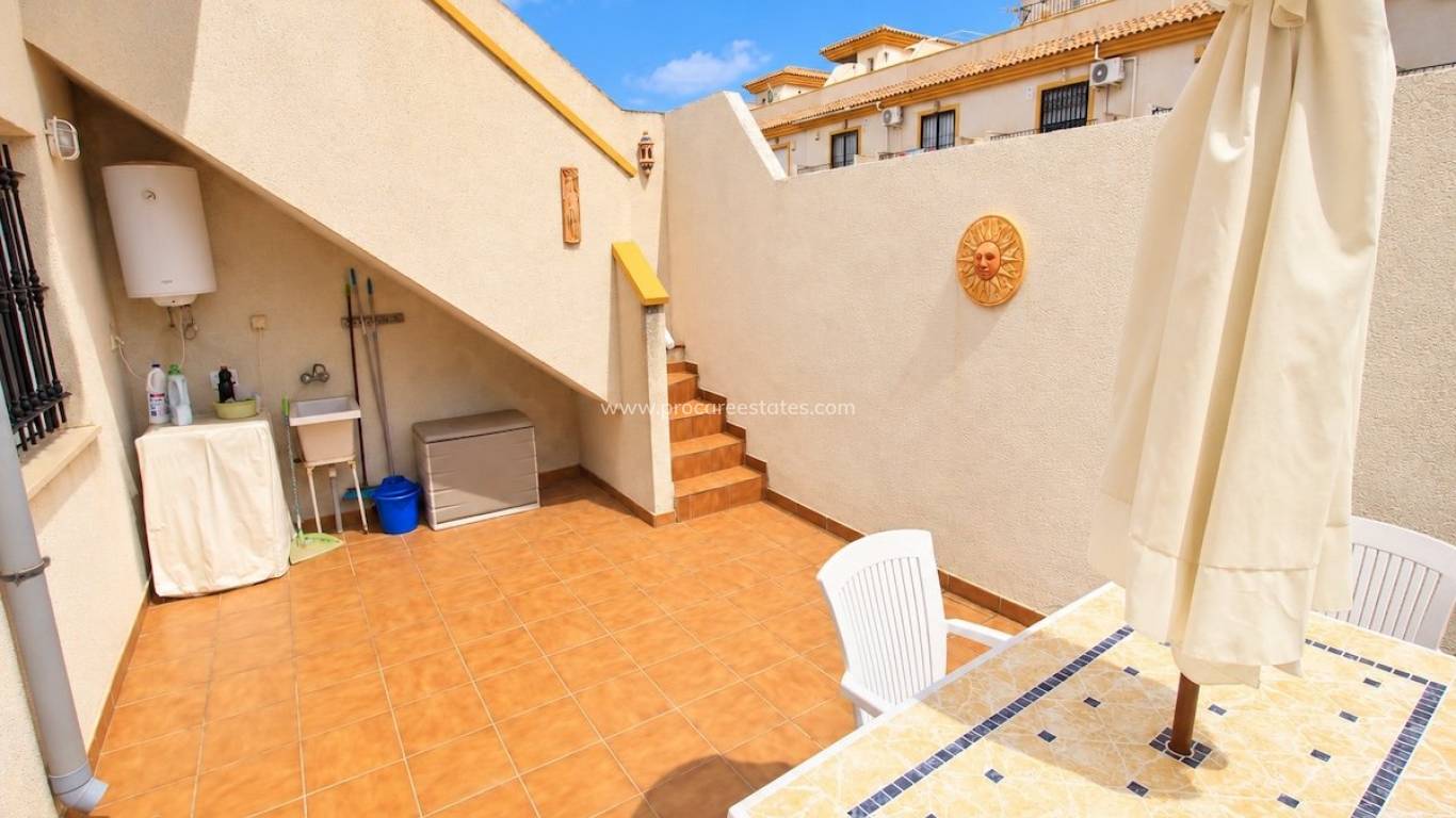 Resale - Town house - Daya Nueva