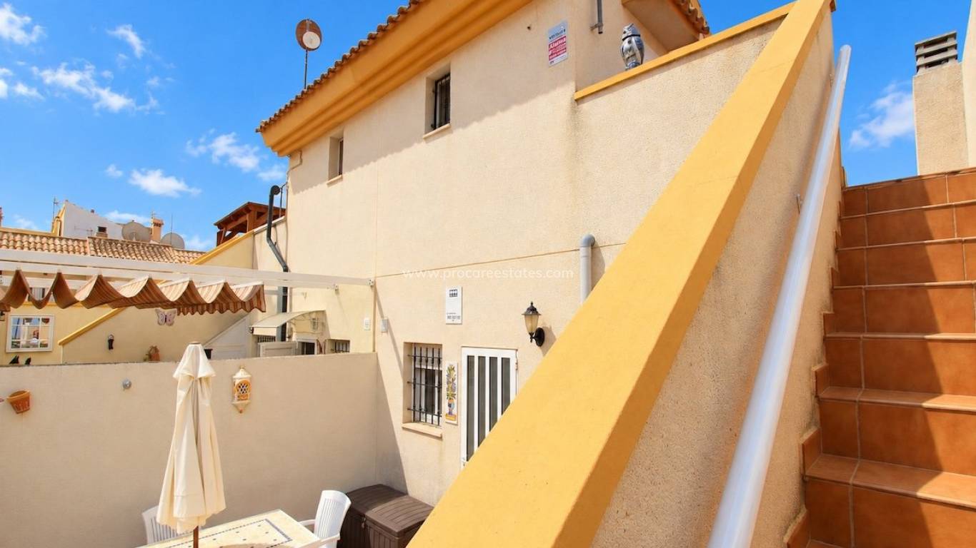 Resale - Town house - Daya Nueva