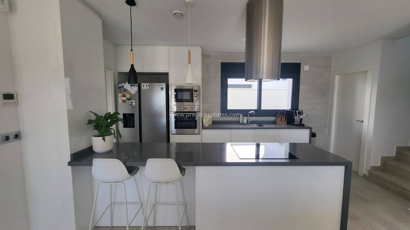 Resale - Town house - Daya Vieja