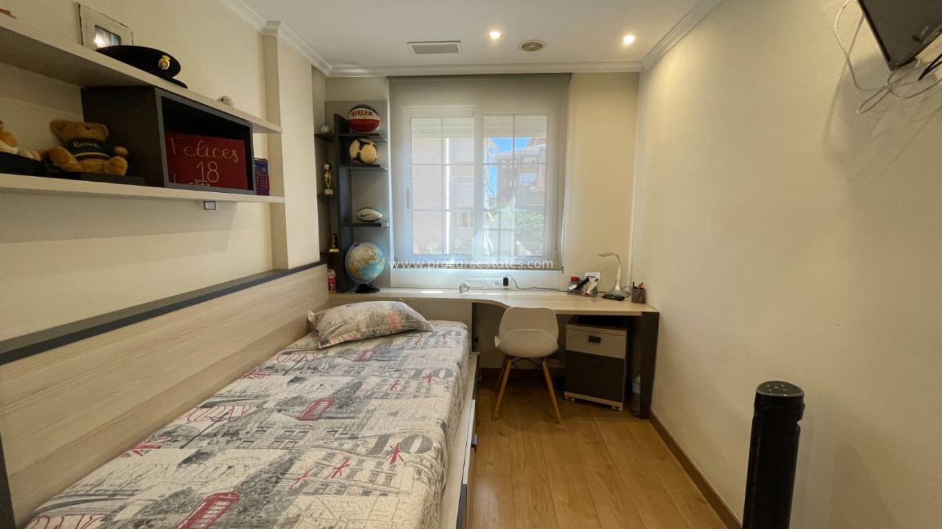 Resale - Town house - Elche - Centro