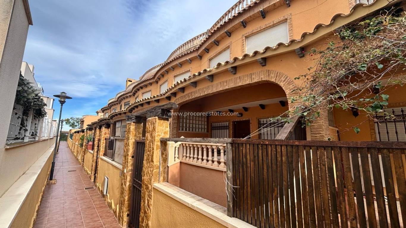 Resale - Town house - Guardamar del Segura - Urbanizaciones