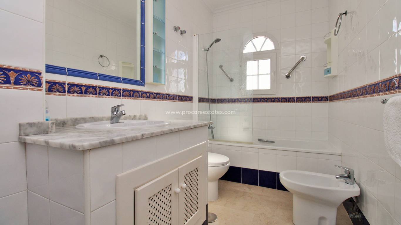 Resale - Town house - Orihuela Costa - Las Violetas