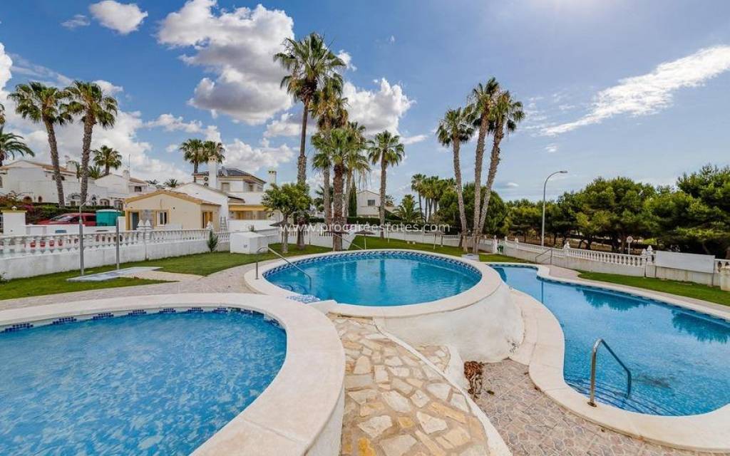 Resale - Town house - Orihuela Costa - Villamartin