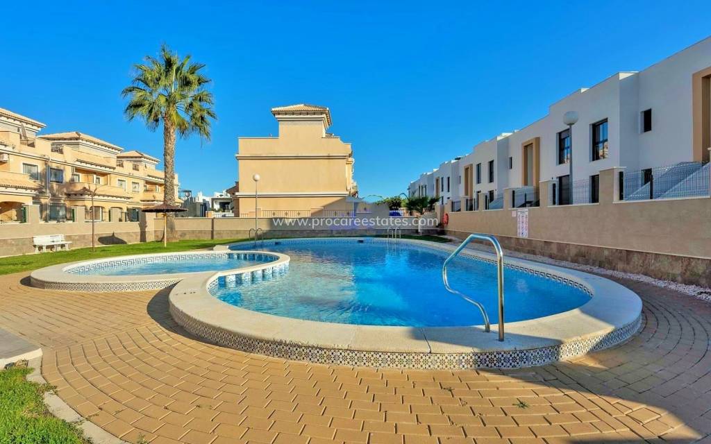 Resale - Town house - Orihuela Costa - Villamartin