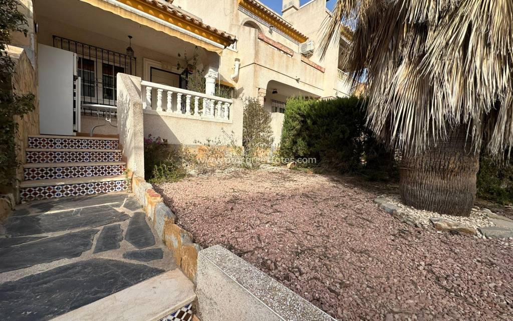 Resale - Town house - Orihuela Costa - Villamartin