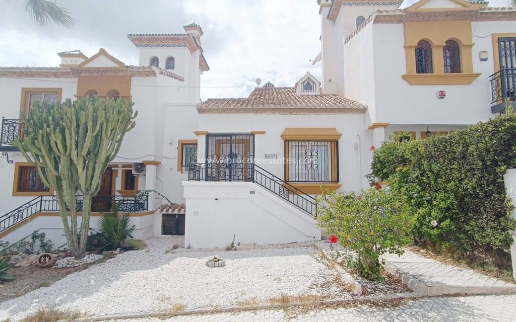 Resale - Town house - Orihuela Costa - Villamartin