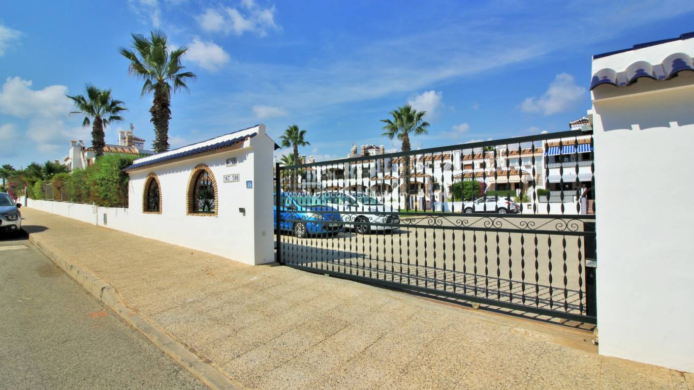 Resale - Town house - Orihuela Costa - Villamartin