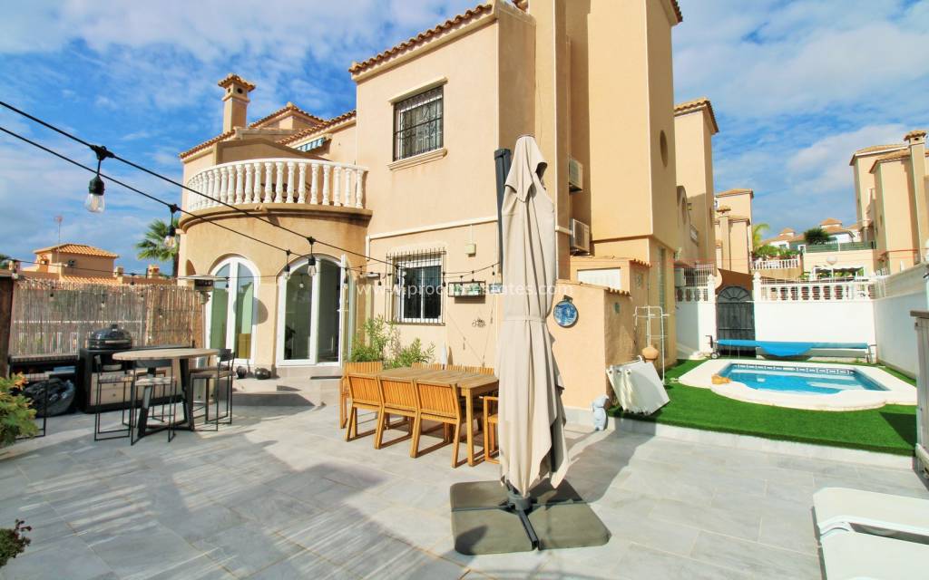 Resale - Town house - Orihuela Costa - Villamartin