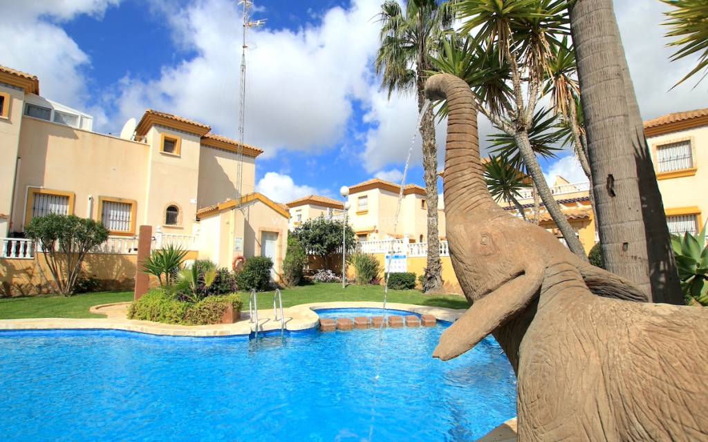 Resale - Town house - Orihuela Costa - Villamartin