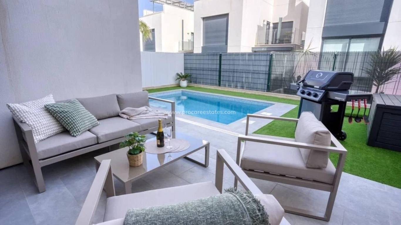 Resale - Town house - Orihuela Costa - Villamartin